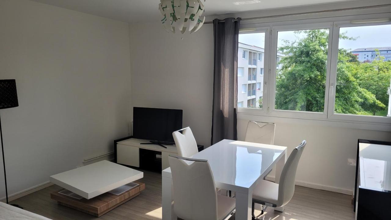 Appartement Lumineux Шоле Экстерьер фото